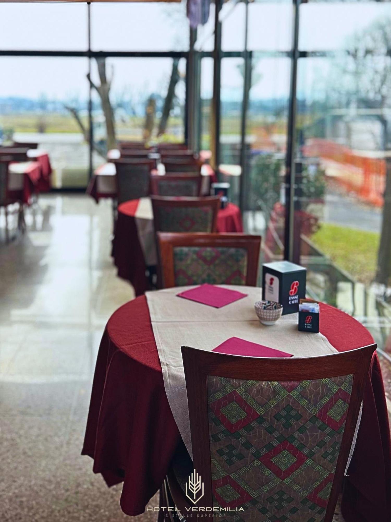 Verdemilia Hotel Анцола дел'Емилия Екстериор снимка