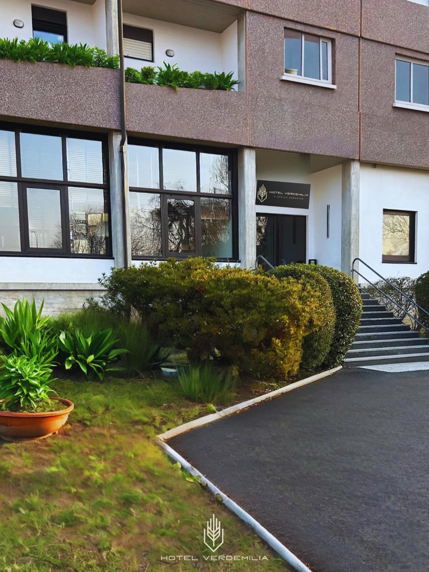 Verdemilia Hotel Анцола дел'Емилия Екстериор снимка