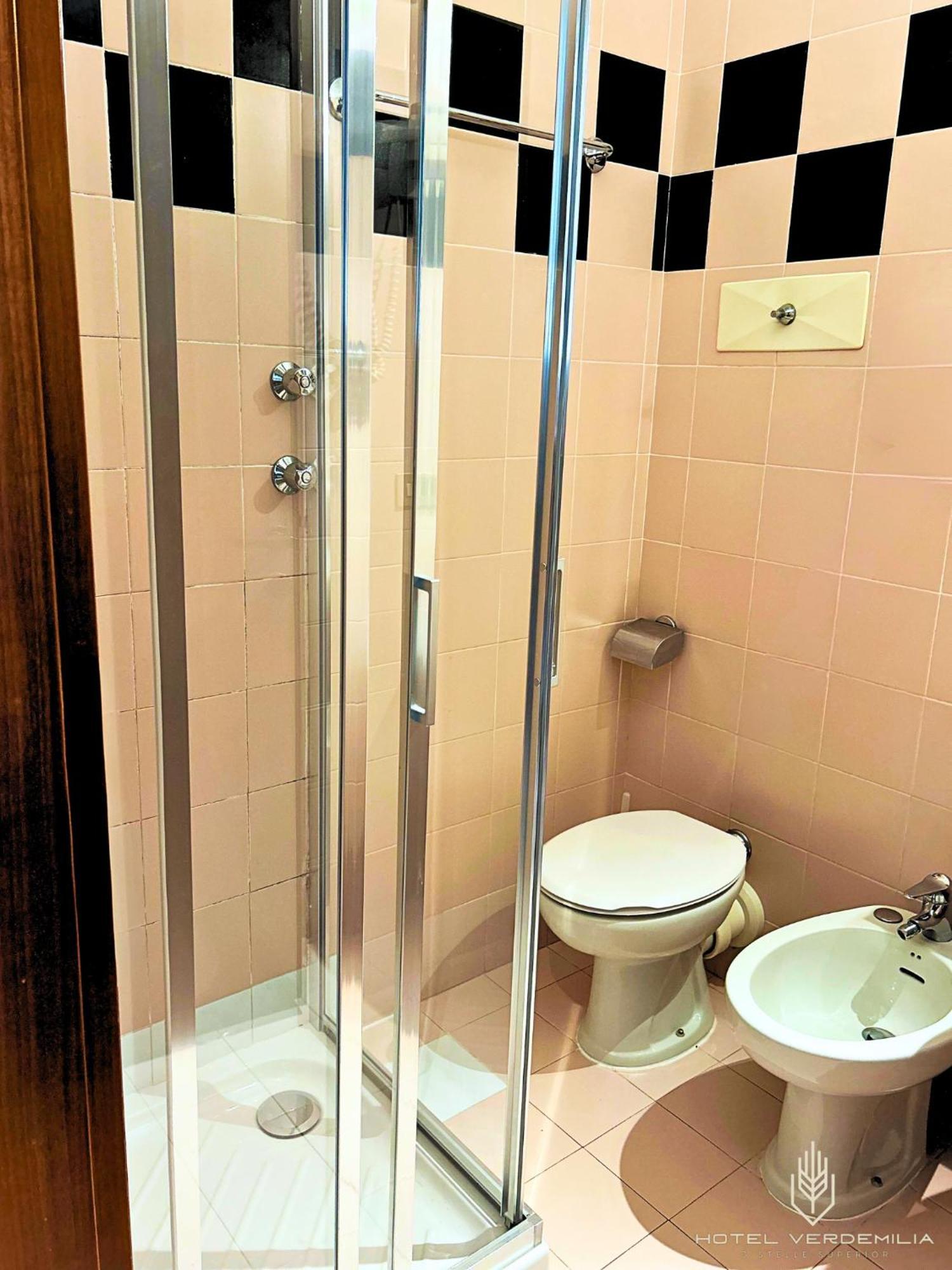 Verdemilia Hotel Анцола дел'Емилия Екстериор снимка